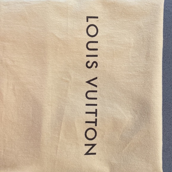 Authentic Louis Vuitton Epi satchel - Picture 16 of 16